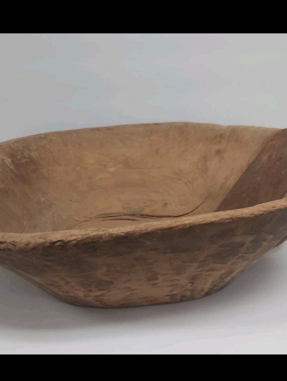 Extra large vintage hand carved wood bowl with handle hand carved Rare Find - Picture 4 of 4